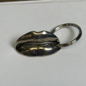 Silver Tone 3D Lips Keychain Pewter Style Metal Mouth Kiss Charm Key Ring